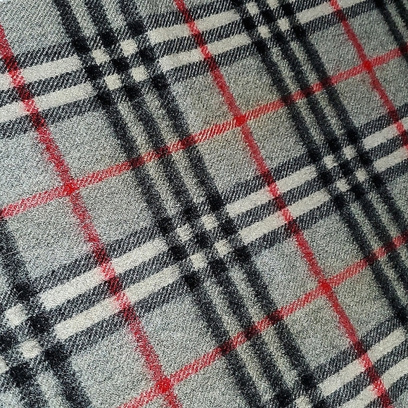 Burberry Scarf - Picture 12 of 12